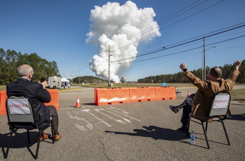Successful test for NASA's giant Moon rocket