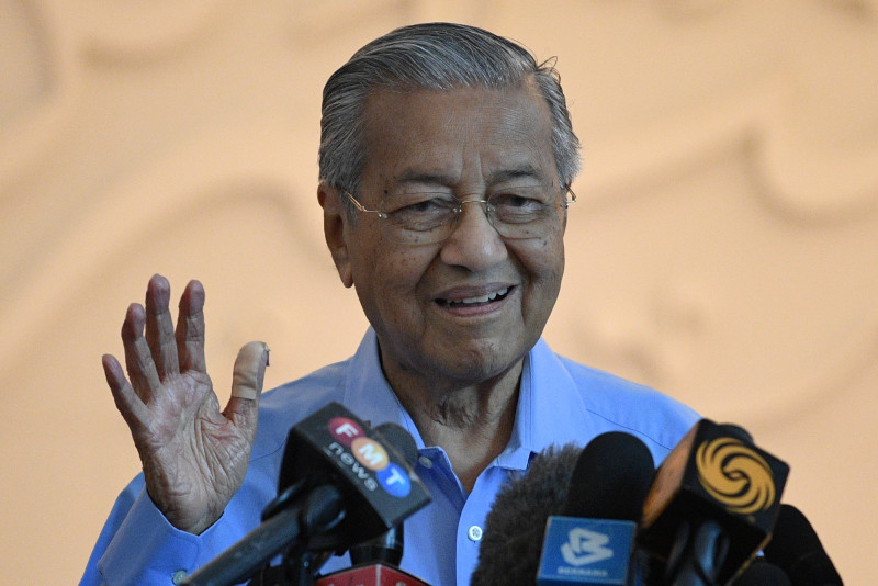 Dr Mahathir stable, responding well to treatment: Marina